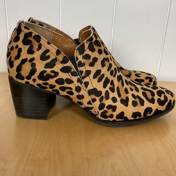 Aetrex Delaney Weatherproof Cheetah Print Heeled Ankle Booties Size 6.5 - Picture 3 of 7